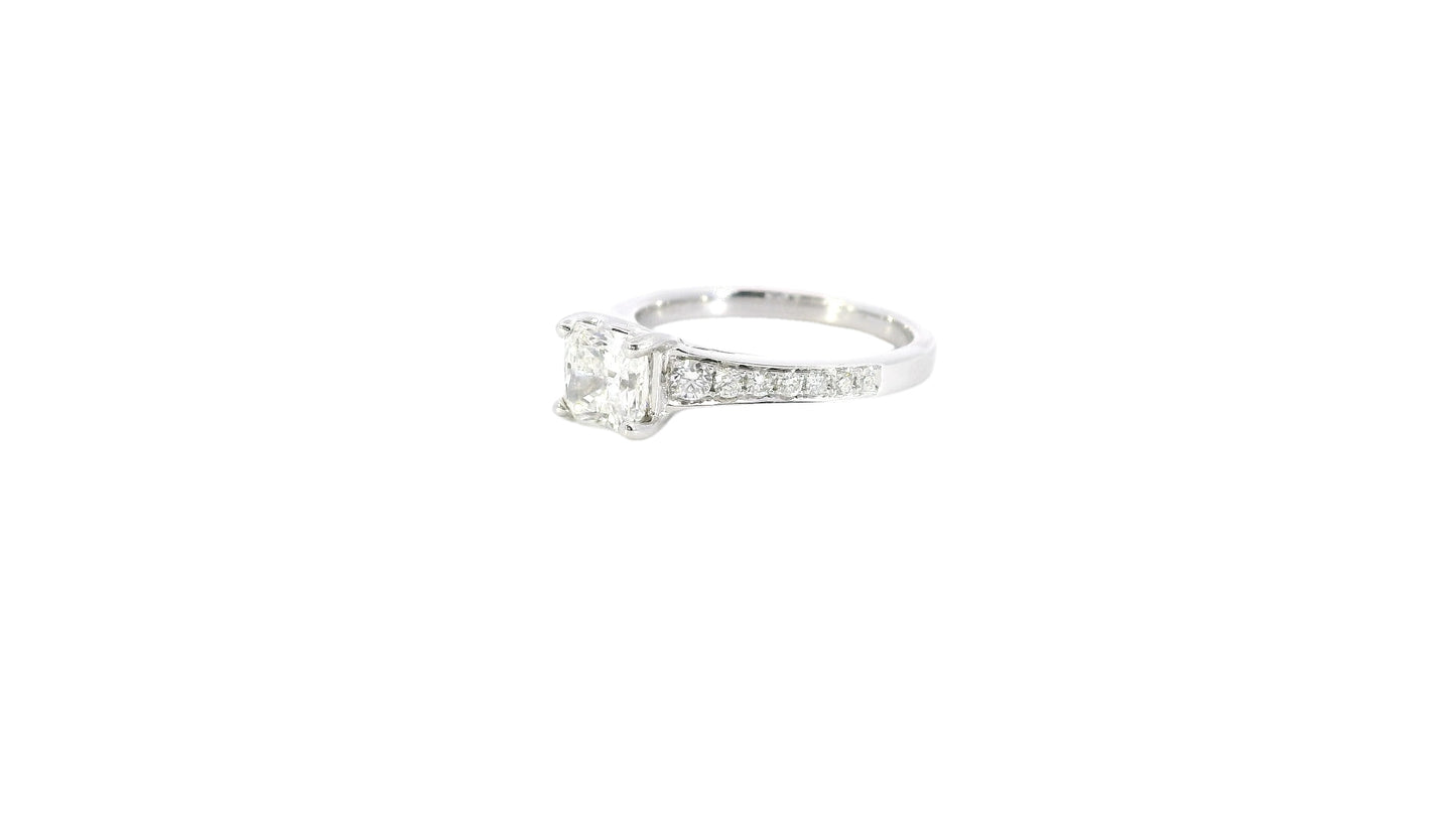 18K White Gold - Diamond Ring - 22767