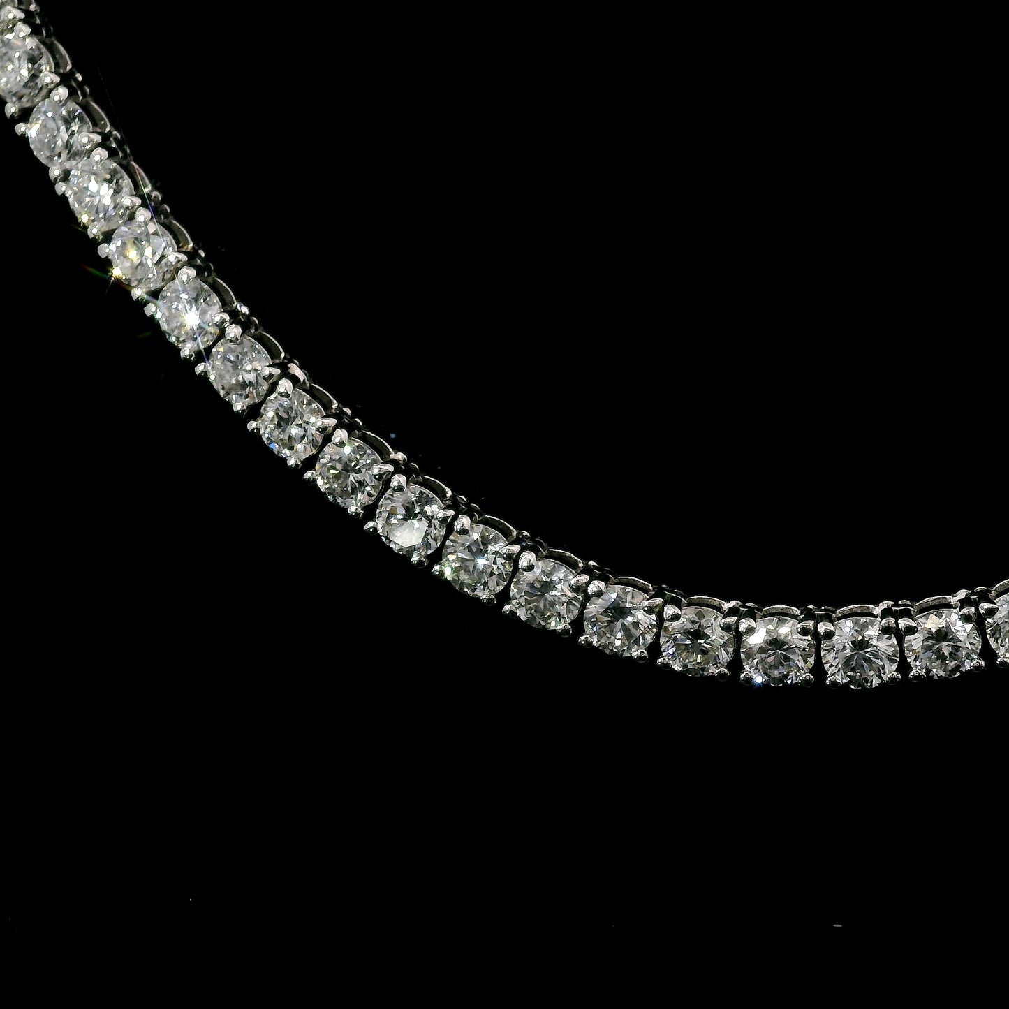 14K White Gold - 16in Diamond Tennis Necklace - J39050